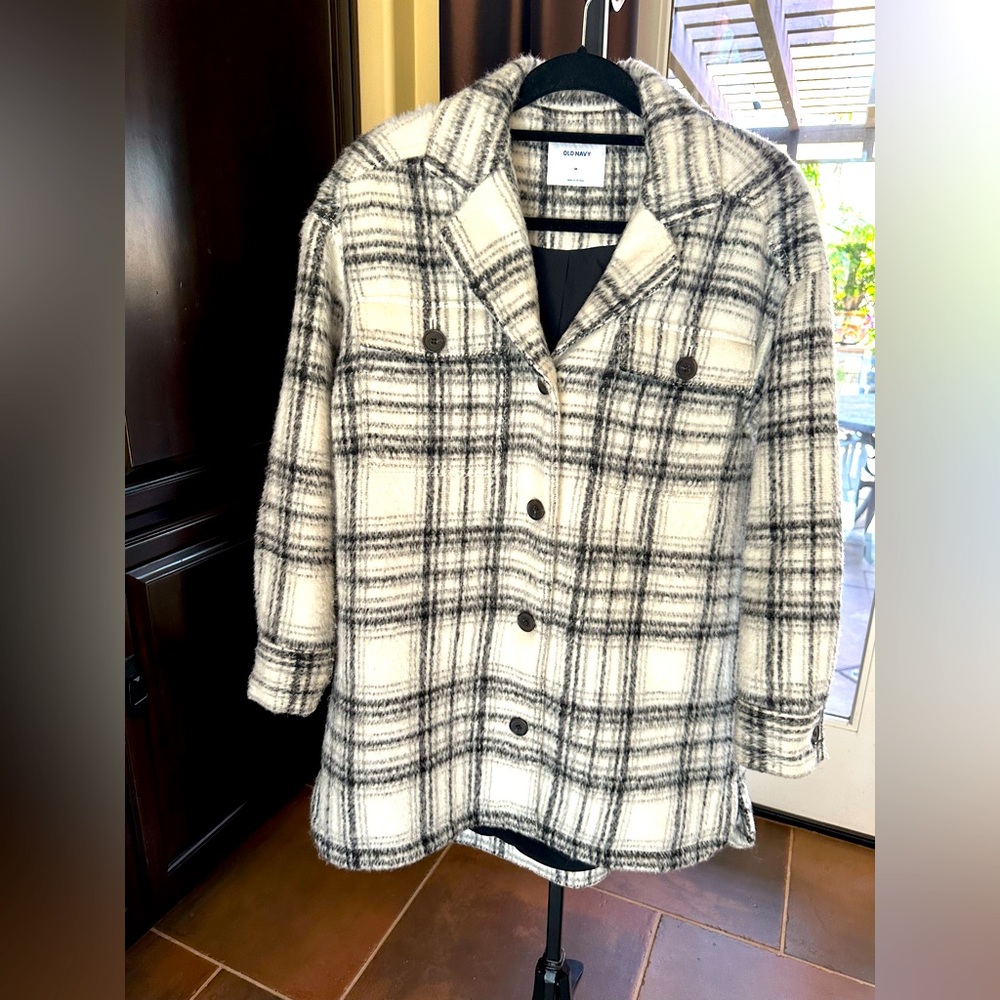 Old Navy off-white & black plaid heavy shacket